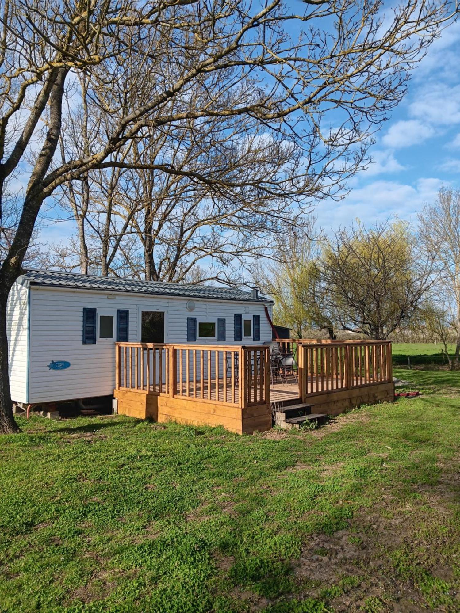 Mobilhome Cosy Au Calme De La Campagne Lombez Exterior photo